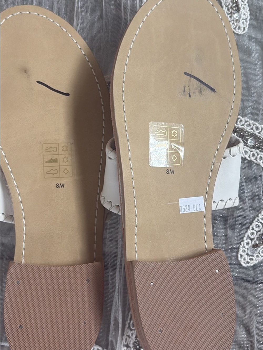 Jack rogers White Leather Thong Sandals with Ladybug Clover Embroidery - Picture 4 of 4